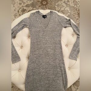 Aritzia Grey V Neck Midi Dress sz XS